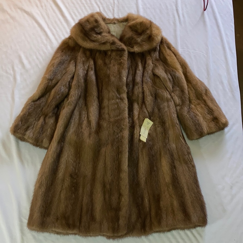 A. Hackman Furs VTG Mink Fur Coat With Beautiful Embroidered Stitching Inside